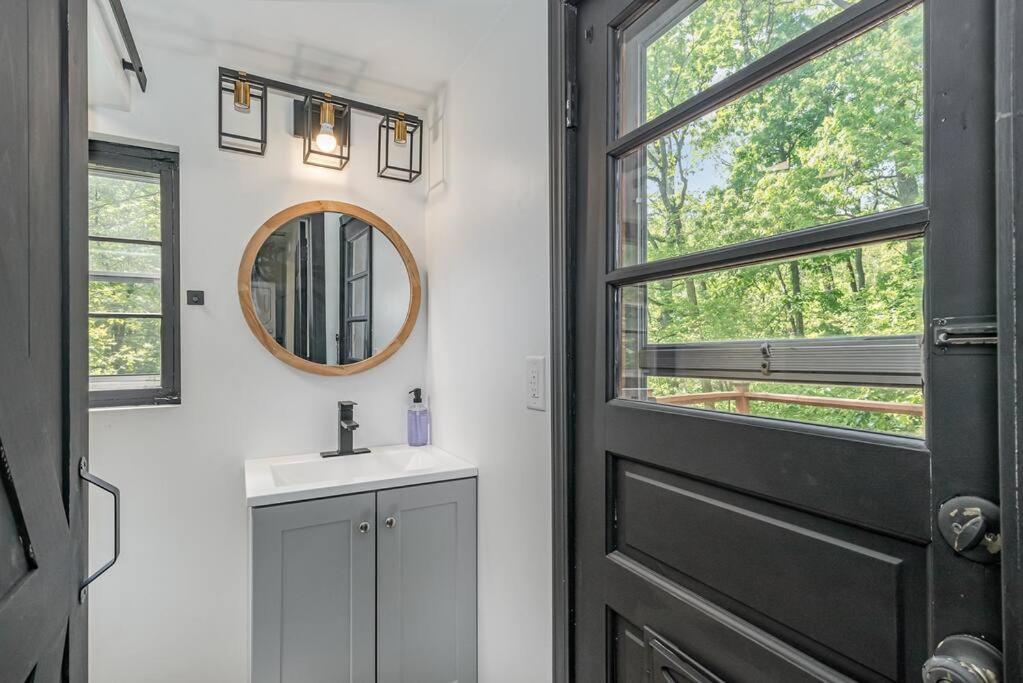 Black Cabin Getaway In Woods I Valpo 瓦尔帕莱索 外观 照片