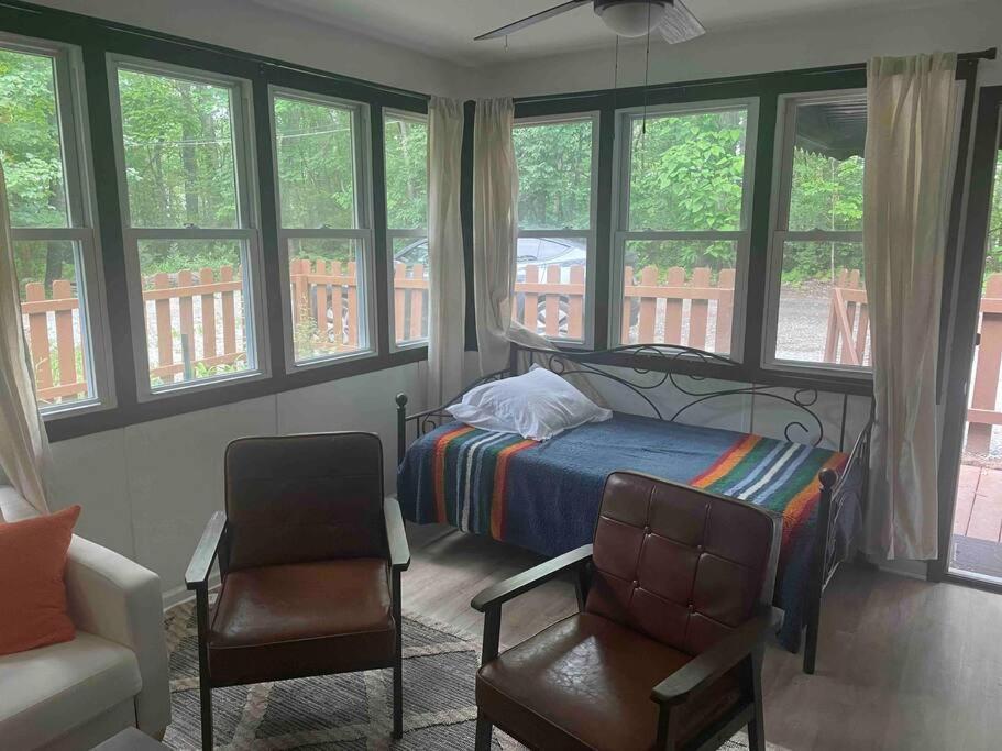 Black Cabin Getaway In Woods I Valpo 瓦尔帕莱索 外观 照片