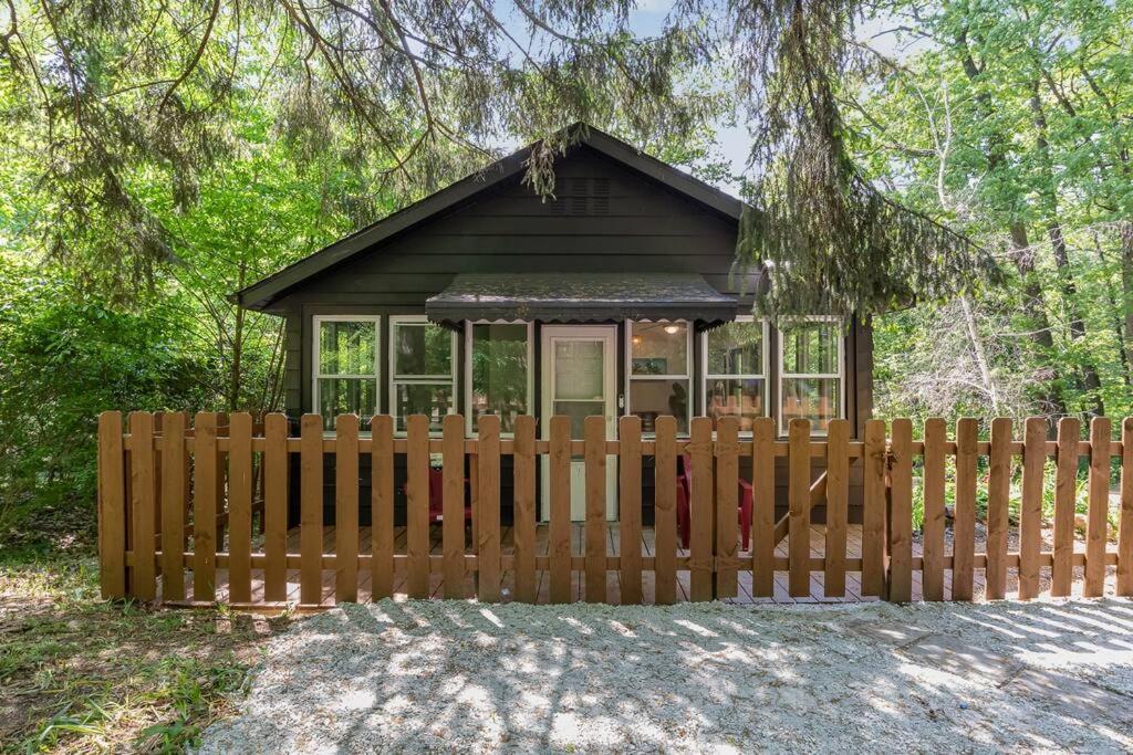 Black Cabin Getaway In Woods I Valpo 瓦尔帕莱索 外观 照片