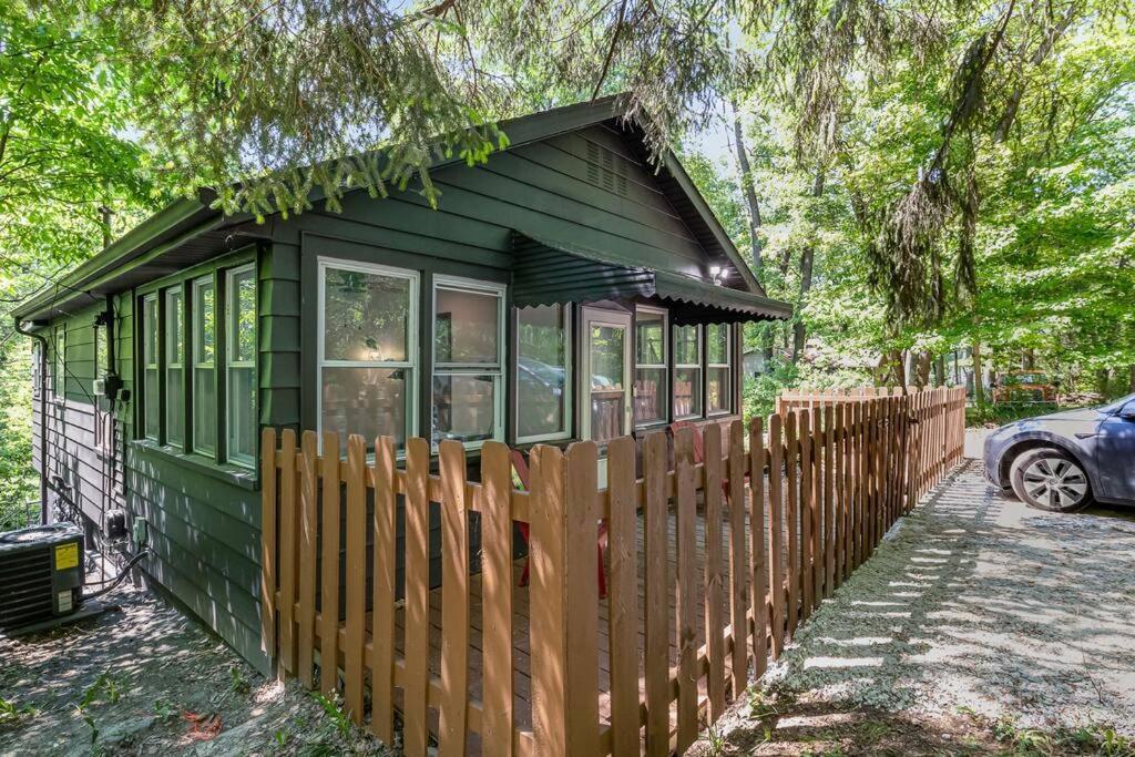 Black Cabin Getaway In Woods I Valpo 瓦尔帕莱索 外观 照片